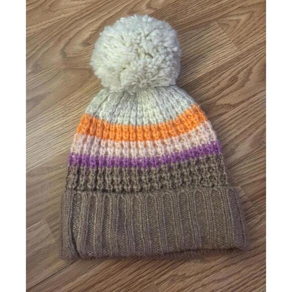 Universal Thread Beanie Hat - Picture 6 of 6